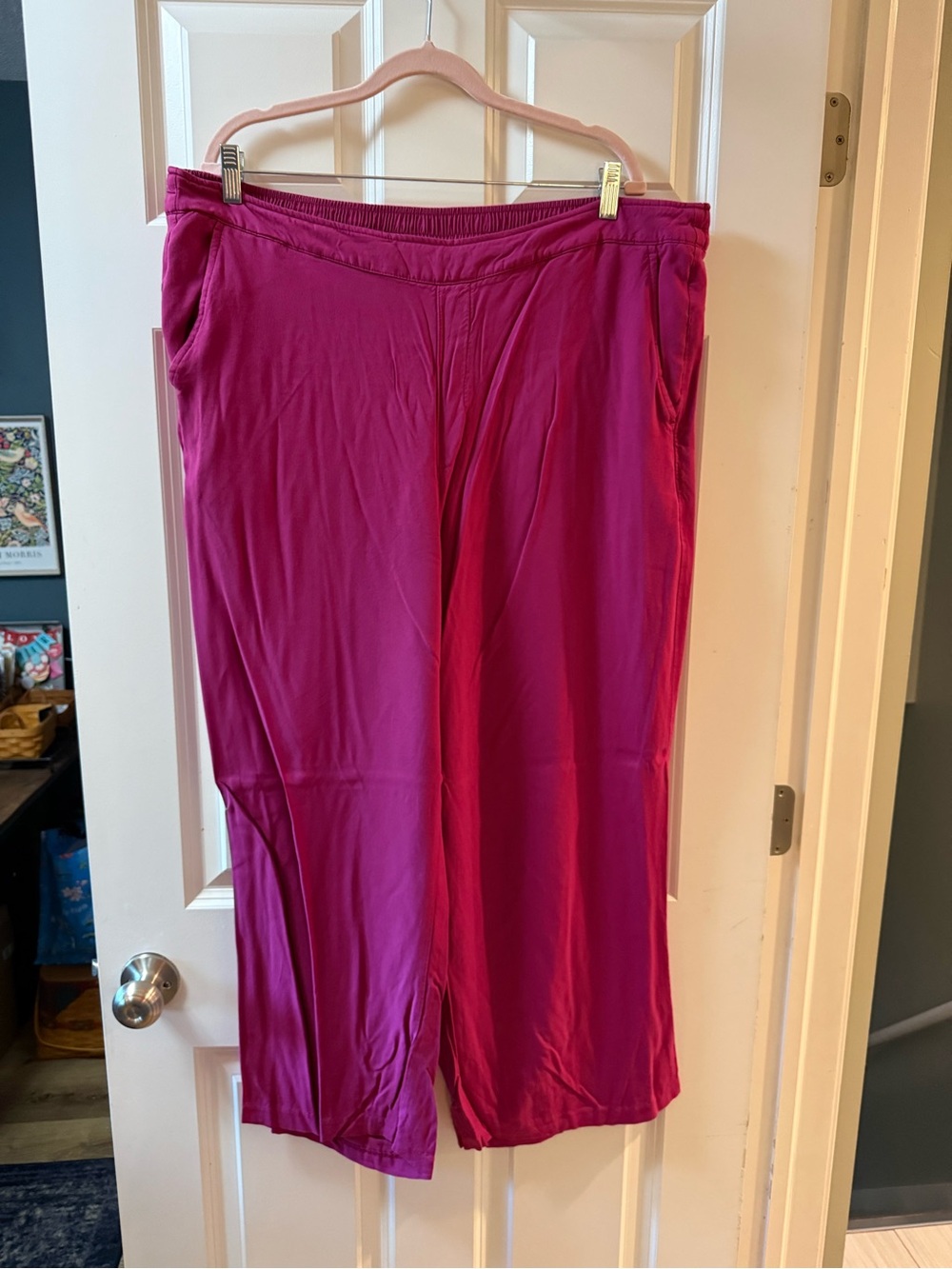 Old Navy Raspberry Elastic-Waist Pants - Picture 2 of 3